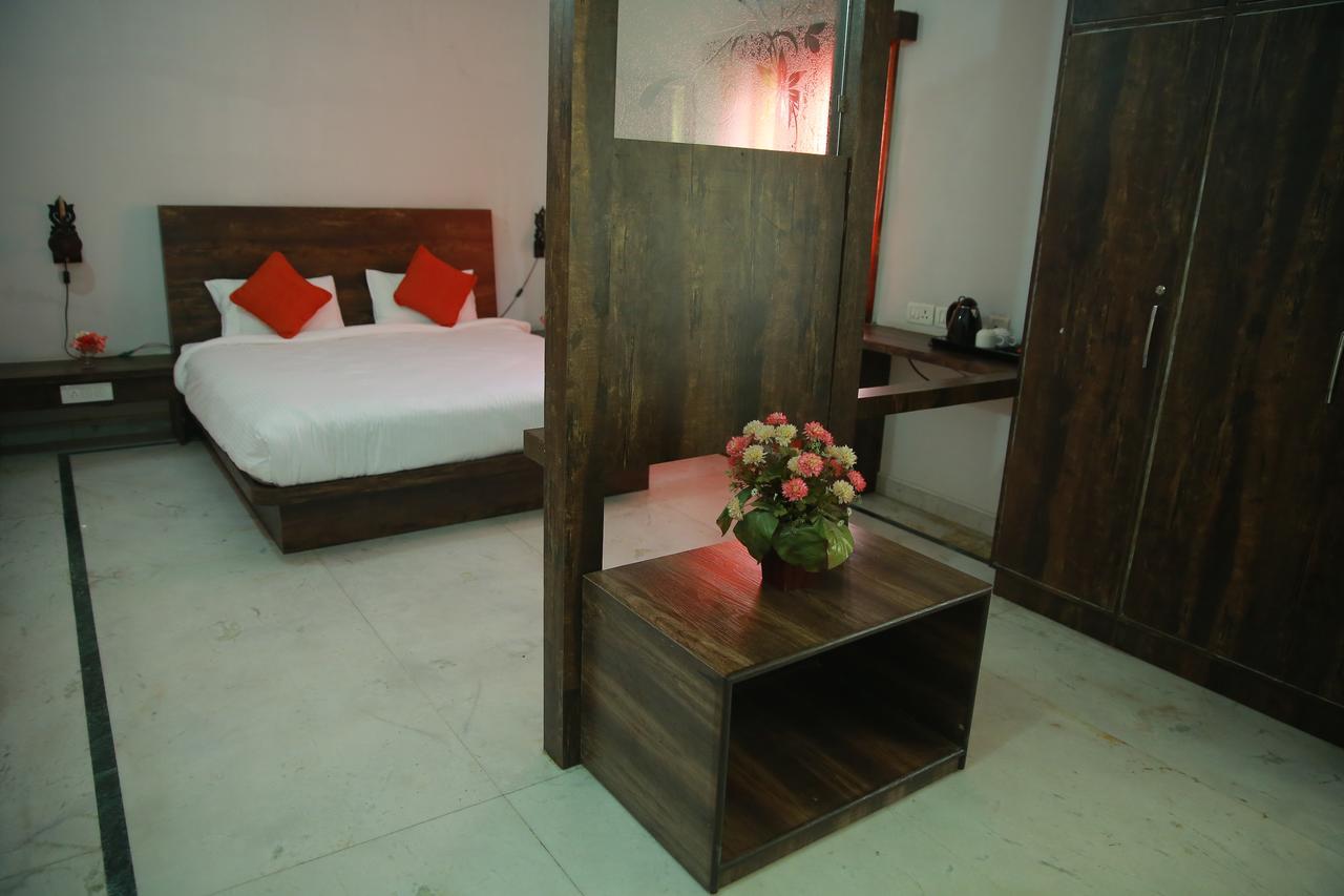 Lokis Forest Inn Haïdarabad Extérieur photo