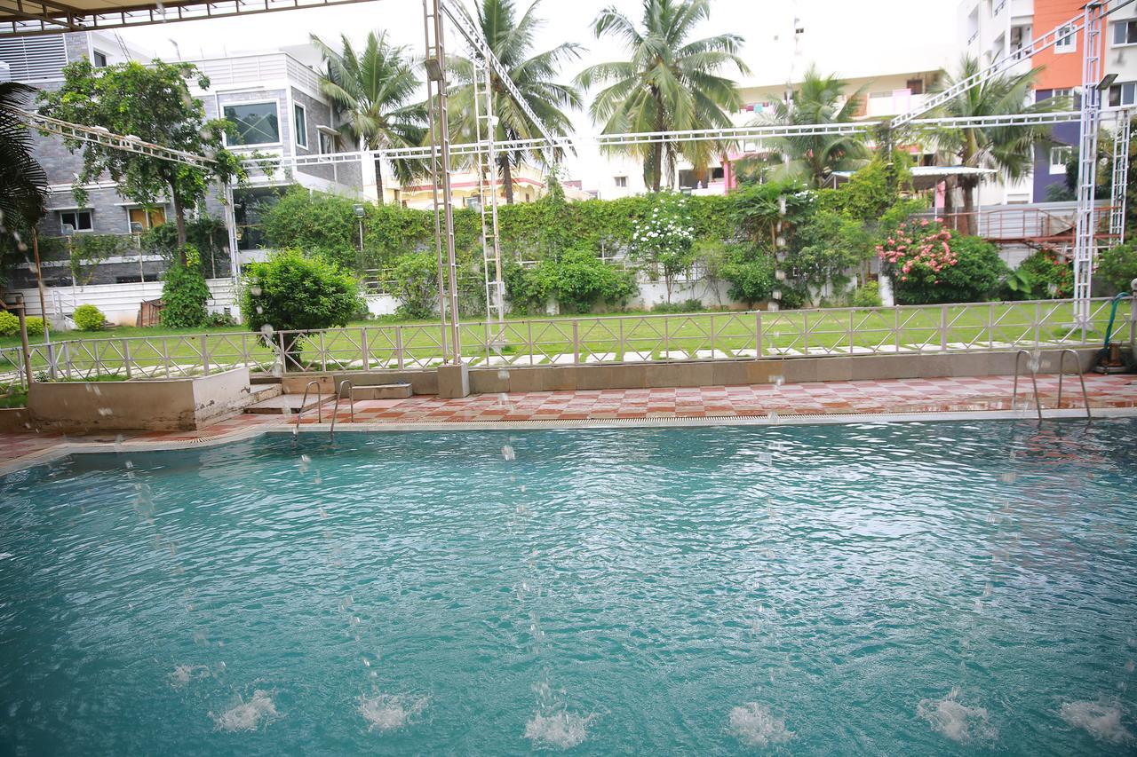 Lokis Forest Inn Haïdarabad Extérieur photo